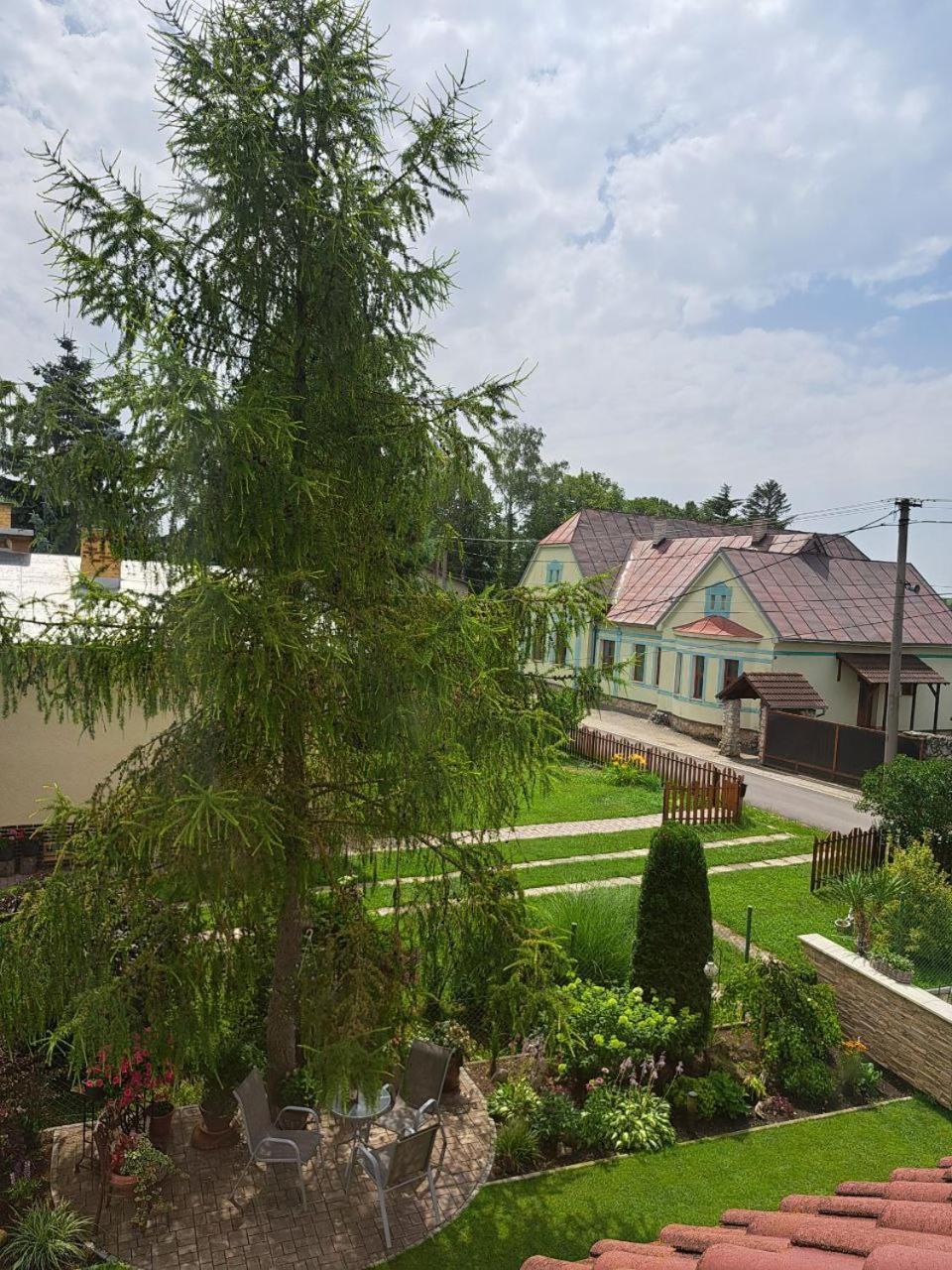 Turčianske Teplice Vila Harmonia מראה חיצוני תמונה